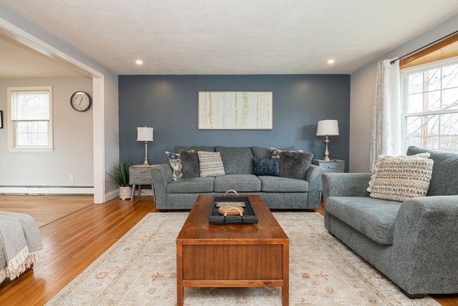 242 Bancroft Ave, House other with 4 bedrooms, 2 bathrooms and 4 parking in Reading MA | Image 4