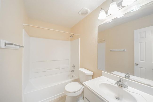secondary bathroom | Image 17