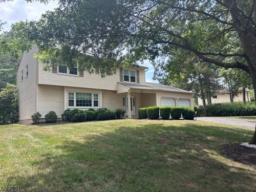 27 Rolling Rd, Somerset, NJ, 08873-2851 | Card Image