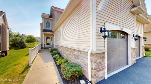82 Beacon St, Ballston Spa, NY, 12020-3602 | Card Image
