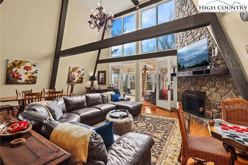 207 Pinnacle Ridge Rd, Beech Mountain, NC, 28604-8158 | Card Image