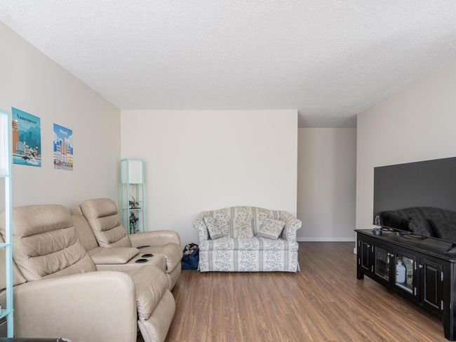 402 - 4105 Maywood Street, Condo with 2 bedrooms, 2 bathrooms and 1 parking in Burnaby BC | Image 1