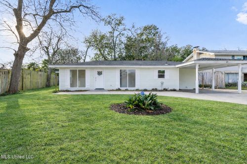 122 Carroll Ave, Long Beach, MS, 39560-5809 | Card Image