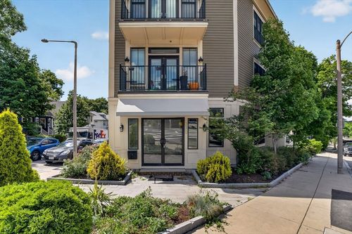 c-370 Beech St, Boston, MA, 02131-4400 | Card Image