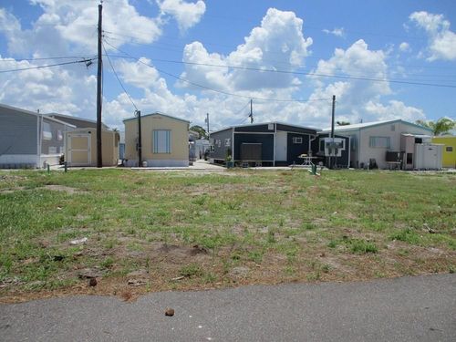 10-5-10315 Cortez Rd W, BRADENTON, FL, 34210-1621 | Card Image