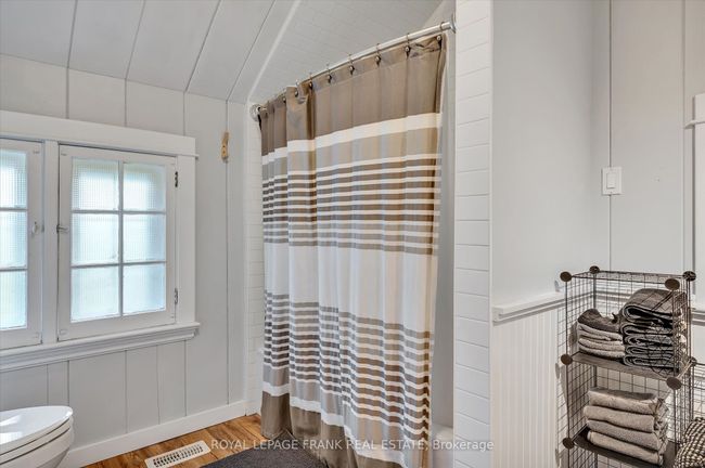 798 Simcoe St, House other with 3 bedrooms, 1 bathrooms and 4 parking in Bridgenorth ON | Image 24