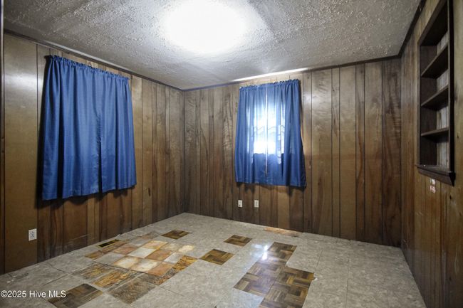 First Bedroom | Image 4