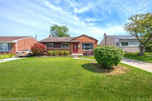 22613 Port St, Saint Clair Shores, MI, 48082-2485 | Card Image