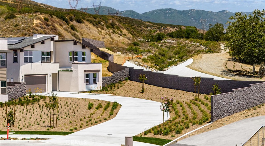 Residential in Fontana 5