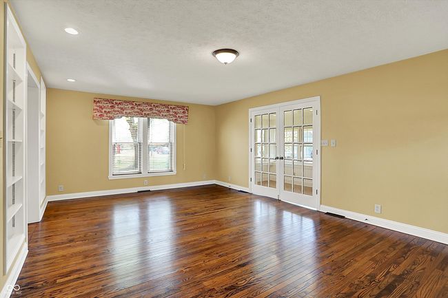 LIVING ROOM | Image 11