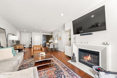 107-10878 Bloomfield St, Toluca Lake, CA, 91602-2810 | Card Image