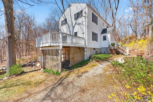 11 Shawnee Road, Putnam Valley, NY, 10579 | Card Image