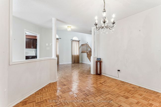 42 Queen Mary Dr, House other with 3 bedrooms, 3 bathrooms and 2 parking in Brampton ON | Image 7