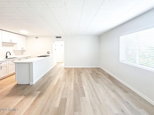 01-25 E Eva Street, Phoenix, AZ, 85020 | Card Image