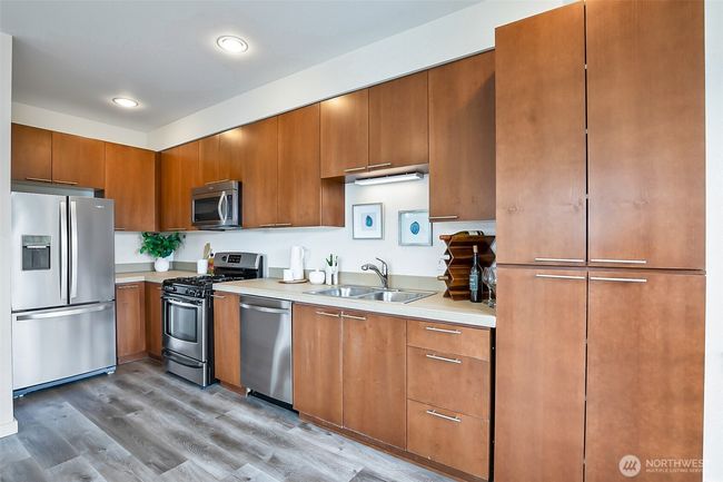 1214 N Northgate Way, Townhouse with 3 bedrooms, 2 bathrooms and 1 parking in Seattle WA | Image 16