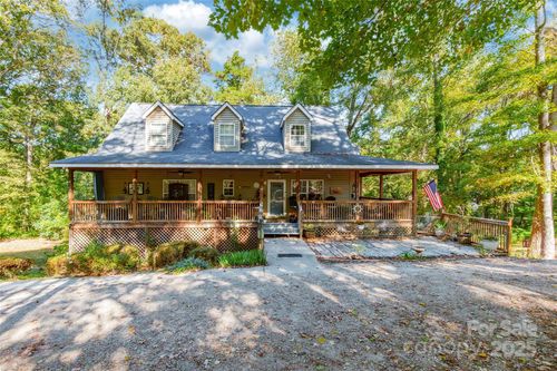 880 Columbia Rd, chester, SC, 29706-8061 | Card Image