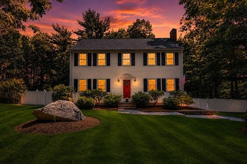 19 Short St, Franklin, MA, 02038-1145 | Card Image