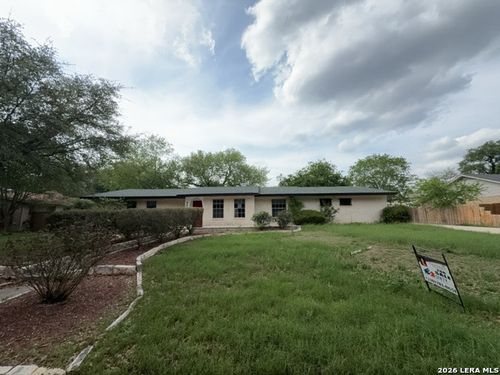 202 Shalimar Dr, Castle Hills, TX, 78213-2607 | Card Image