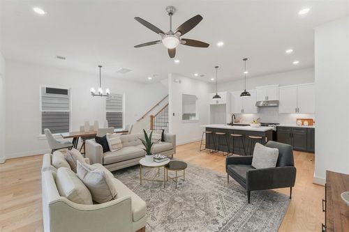 c-717 Marcella St, Houston, TX, 77091-5629 | Card Image