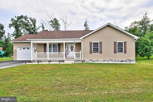 446 Basin Dr, INWOOD, WV, 25428-3226 | Card Image