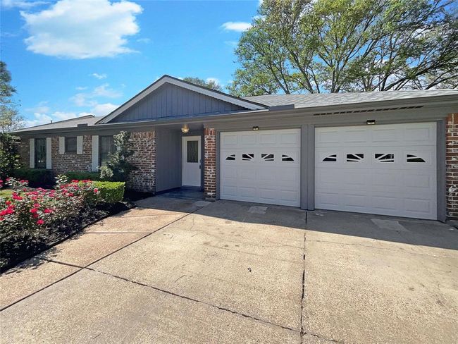 5108 Halbert Dr, House other with 3 bedrooms, 2 bathrooms and 2 parking in Pearland TX | Image 9