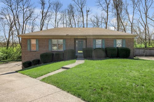 1112 Pepperhill Cir, Lexington, KY, 40502-3802 | Card Image