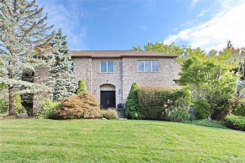 11 Golar Dr, Monsey, NY, 10952-2846 | Card Image