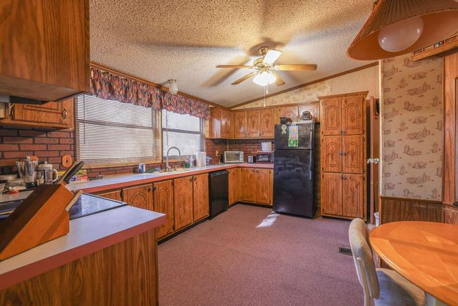 305 Pine St, House other with 3 bedrooms, 2 bathrooms and null parking in Seven Points TX | Image 16