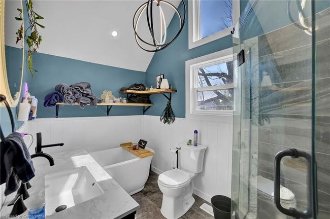 6 Frederick Ave, House other with 3 bedrooms, 2 bathrooms and 2 parking in Hamilton ON | Image 24