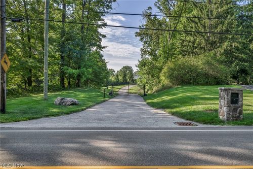 6610 Wallings Rd, Brecksville, OH, 44141-1020 | Card Image