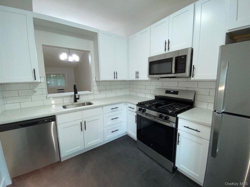 a3-85 N Middletown Road, Clarkstown, NY, 10954 | Card Image