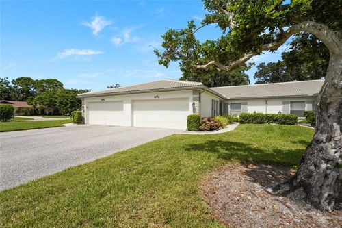 17-3032 Ringwood Mdw, SARASOTA, FL, 34235-7110 | Card Image