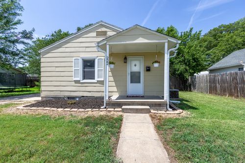 222 Mackenzie St, Minneapolis, KS, 67467-2716 | Card Image