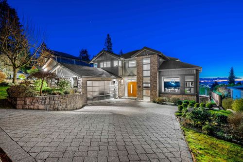 649 Sylvan Ave, North Vancouver, BC, V7R2E8 | Card Image