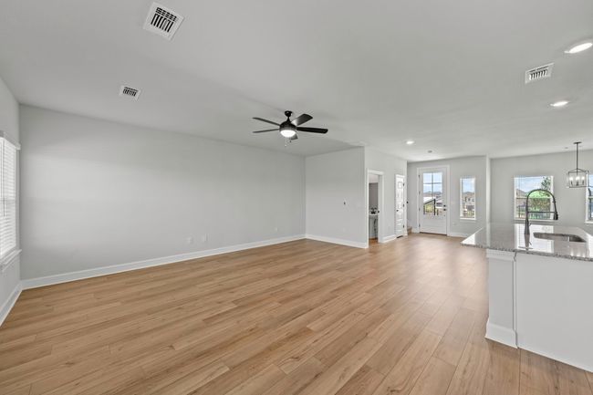 9312 Gladsome Path, House other with 3 bedrooms, 3 bathrooms and 2 parking in Manor TX | Image 7