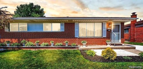 12901 Chippewa Dr, Warren, MI, 48088-1890 | Card Image