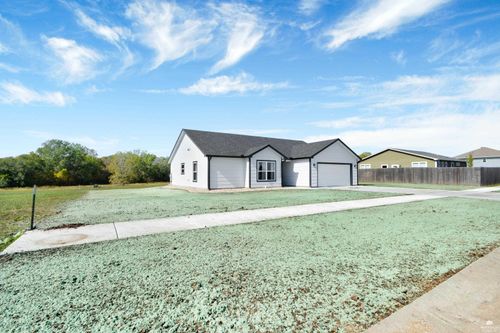 205 Bird Dog Dr, Riley, KS, 66531-3704 | Card Image