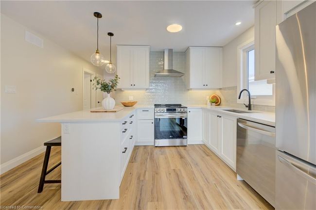 1264 King St N, House other with 5 bedrooms, 2 bathrooms and 5 parking in Saint Jacobs ON | Image 7