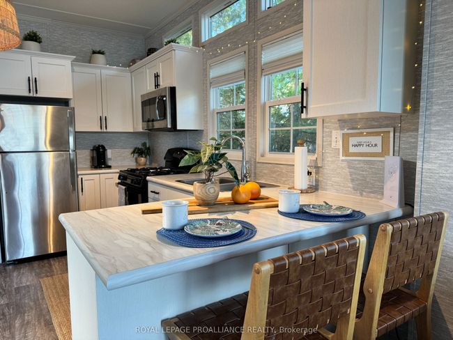 240 Pinewood Park Rd, House other with 2 bedrooms, 1 bathrooms and 4 parking in Haley Station ON | Image 6