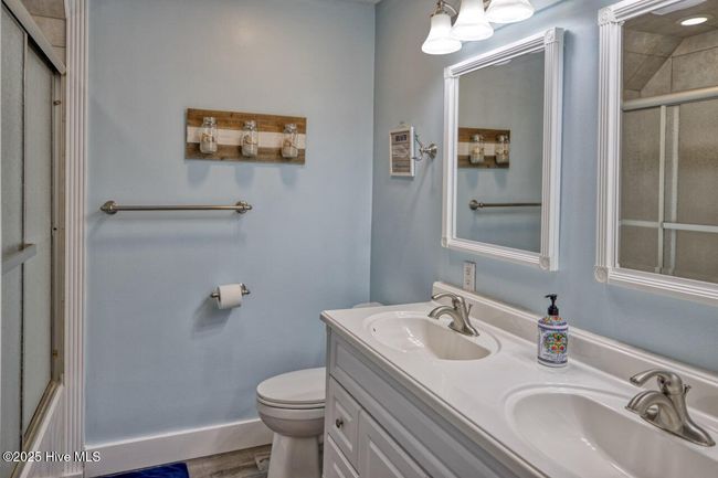 Primary Bathroom | Image 9