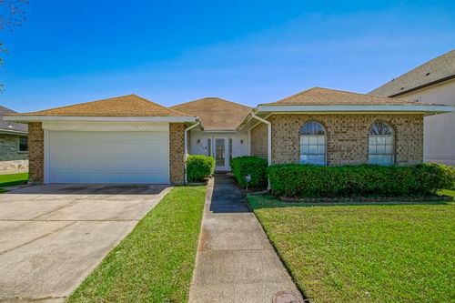 11240 Woodvine Ln, New Orleans, LA, 70128-2922 | Card Image