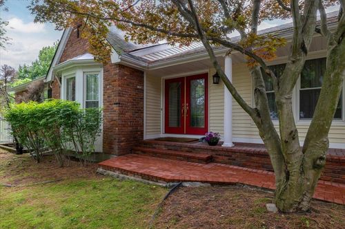 1 Ledgewood Cir, East Setauket, NY, 11733-1152 | Card Image