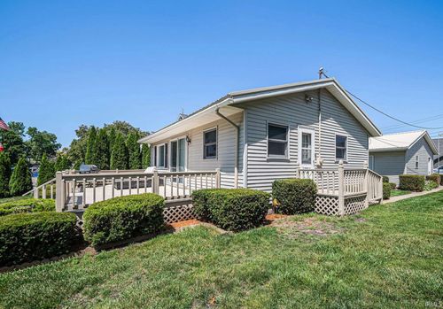 10461 N Moore St, Syracuse, IN, 46567-9553 | Card Image