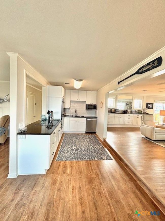 604 W Maple St, House other with 5 bedrooms, 3 bathrooms and null parking in Port O Connor TX | Image 13
