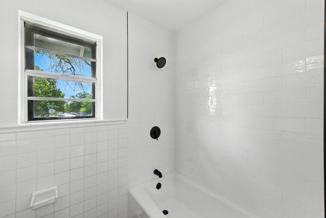 Full bath featuring washtub / shower combination | Image 22
