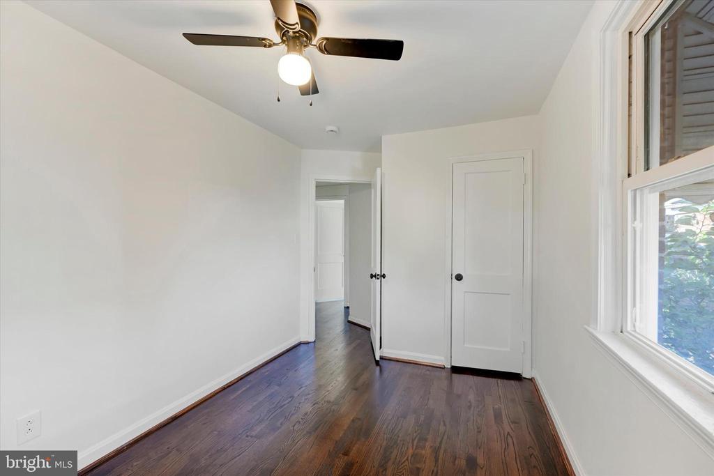 Residential in GLEN BURNIE 5