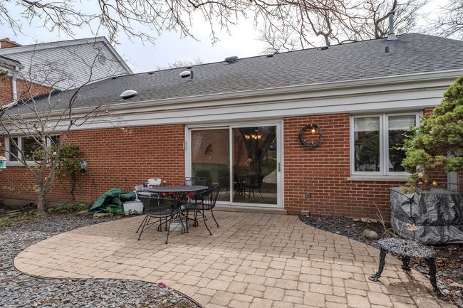 806 - 806 Chanticleer Ln, Condo with 3 bedrooms, 2 bathrooms and 2 parking in Hinsdale IL | Image 15