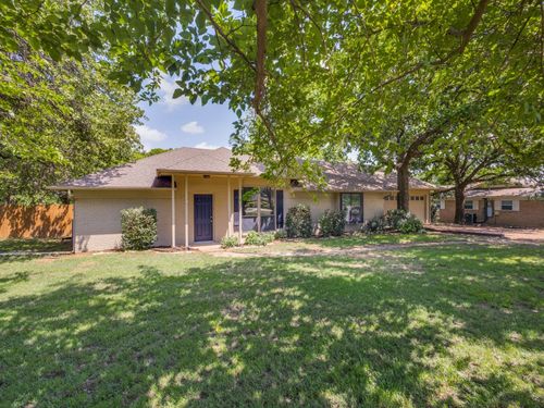 627 Stonecrest Rd, Argyle, TX, 76226-5819 | Card Image