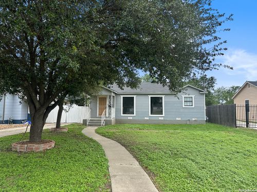 2930 W Ashby Pl, San Antonio, TX, 78228-5322 | Card Image