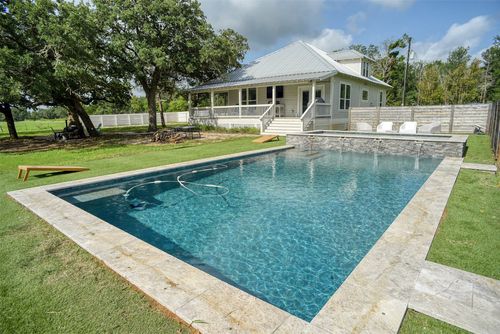 141 Grassyville Rd, Paige, TX, 78659-4935 | Card Image